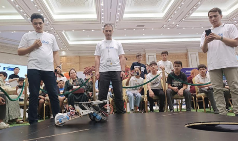 В Ашхабаде прошли соревнования «Робот сумо» на Kids Expo