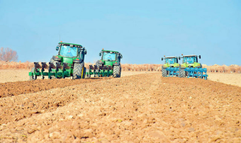 Президент Туркменистана обсудил развитие агропромышленного сектора