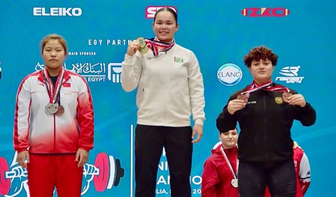 Туркменская штангистка выиграла два золота на юниорском чемпионате мира