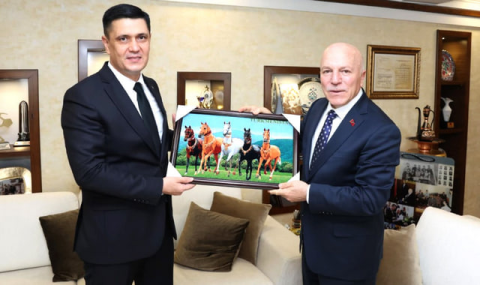 Посол Туркменистана встретился с губернатором Эрзурума