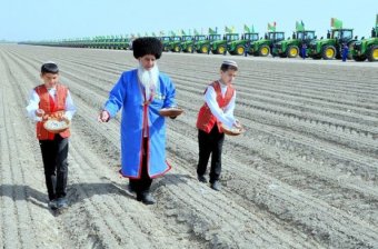 В Туркменистане рассмотрели ход сельскохозяйственных работ 
