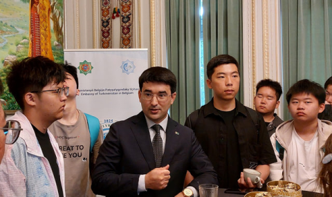 Студенты из Китая посетили посольство Туркменистана в Бельгии