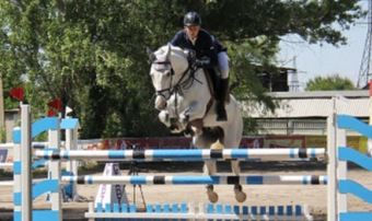 В Кыргызстане стартовал чемпионат по конкуру