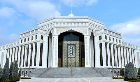 Вузы Туркменистана проводят Дни открытых дверей для будущих абитуриентов  
