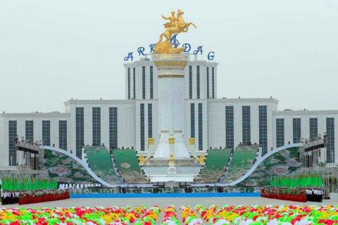 Многодетные семьи в Туркменистане получат ключи от новых квартир