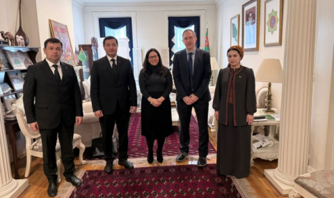 Делегация Туркменистана встретилась с Coursera для обсуждения цифрового обучения