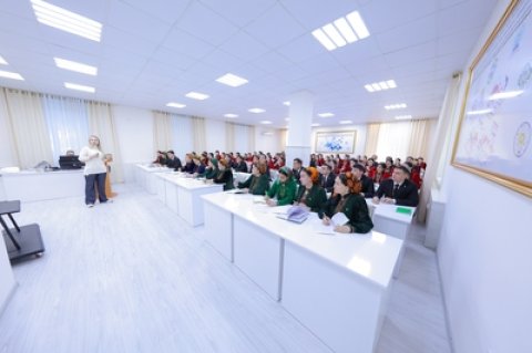 Представители Вестминстерского университета проводят тренинги в вузах Туркменистана