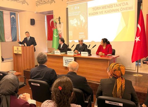 В Стамбуле открылась Неделя туркменской литературы и творчества 