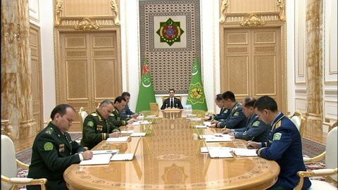  Президент Туркменистана провёл заседание Государственного совета безопасности