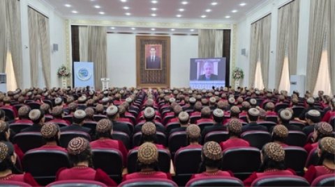   Туркменистан вновь объединяет студентов со всего мира 
