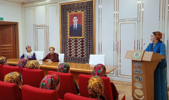 В Министерстве связи Туркменистана обсудили роль женщин и семейные ценности
