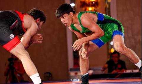 В Ашхабаде прошли соревнования по греко-римской борьбе среди юношей