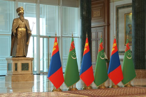 Президенты Туркменистана и Монголии провели переговоры в Ашхабаде