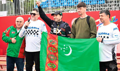 Туркменские гонщики проявили себя на международном этапе в Китае