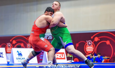 Туркменский борец стал серебряным призёром юниорского чемпионата Азии