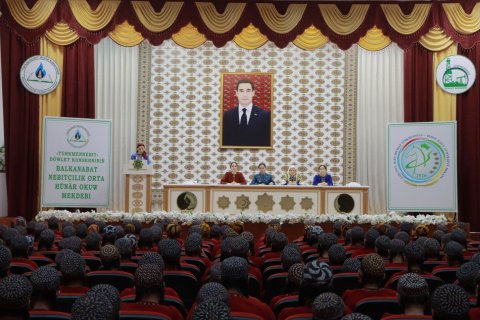 В Балканабате провели мероприятие по повышению правовой грамотности молодёжи