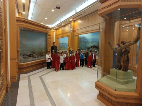 В Дашогузском музее прошла познавательная экскурсия для детей