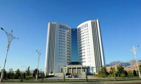 В Туркменистане стартовал приём документов в колледжи и ВУЗы