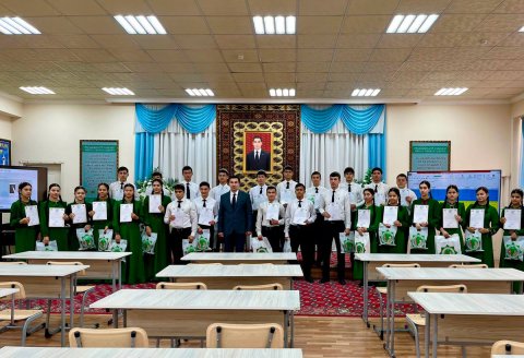 В Ашхабаде объявлены победители олимпиады по основам экономики