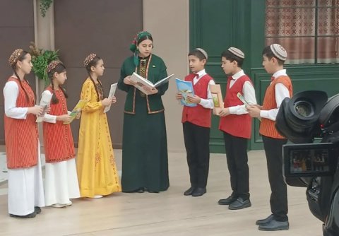 В детской библиотеке Туркменистана отметили 585-летие Алишера Навои