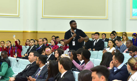 Молодёжный форум в Авазе объединил представителей стран без выхода к морю