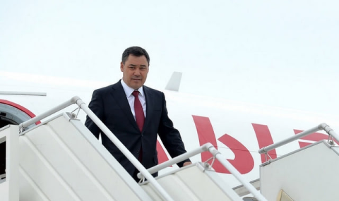 Президент Кыргызстана прибыл в Ашхабад на международный форум