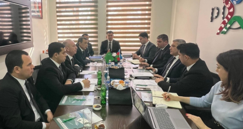 Туркменистан и Азербайджан обсудили сотрудничество морских портов