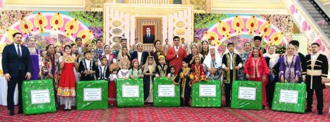 В Ашхабаде состоялась творческая встреча посвящённая ценностям семьи и единства 