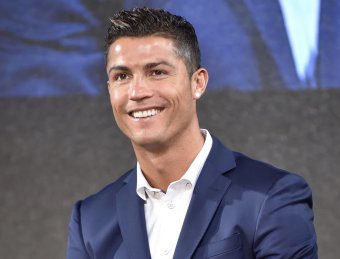 Криштиану Роналду  отмечает свой 41-й день рождения   