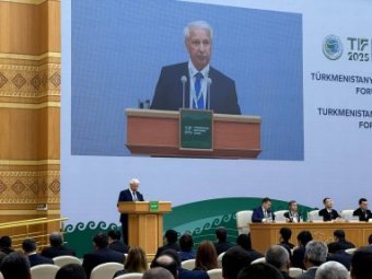 Азербайджан передаст Туркменистану нефтеналивной танкер в качестве подарка