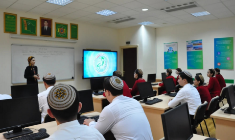 В Ашхабаде прошёл семинар о роли консультативных встреч в Центральной Азии