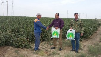 Деятели культуры вдохновили хлопкоробов Балканского велаята на трудовые успехи
