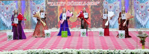 Гозель Тойлыбаева представит нефтегазовый университет на конкурсе «Talyp gözeli — 2026»