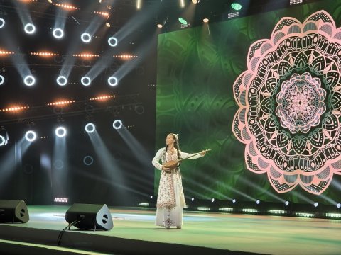 Юная танцовщица из Туркменистана выступила на детском культурном форуме в Москве