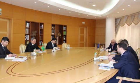 Глава МИД Туркменистана встретился со спецпредставителем ЕС