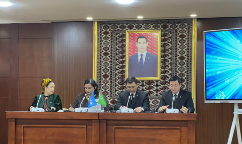 Туркменистан завершил программу обучения социальных работников