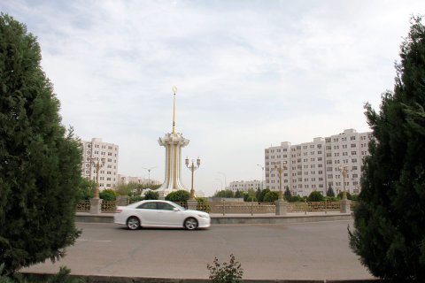 Деревья и цветы преображают город Дашогуз       