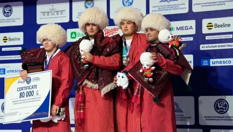 Туркменские богатыри триумфально стартовали на Ирах кочевников