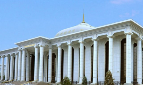 В Меджлисе Туркменистана продолжается работа над новыми законопроектами