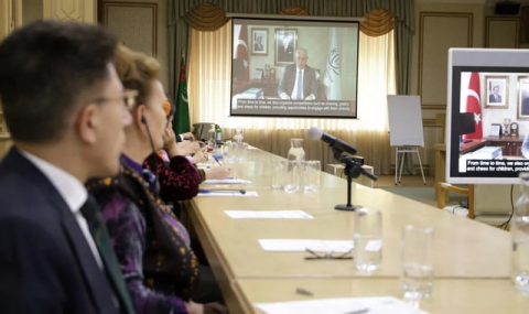 В Ашхабаде турецкие специалисты организовали семинар по защите прав детей