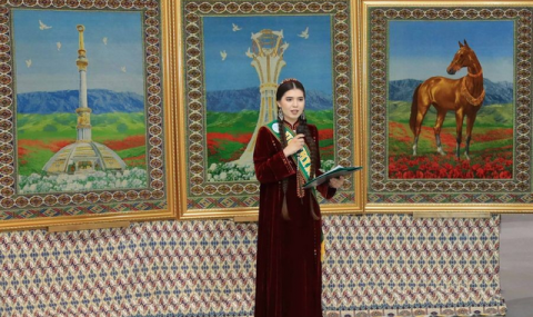 В Академии художеств Туркменистана прошла защита дипломных работ