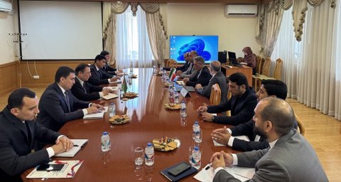 Туркмено-иранские консультации прошли в Ашхабаде  