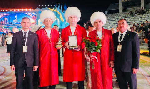 Туркменские музыканты успешно выступили на форуме искусства макома
