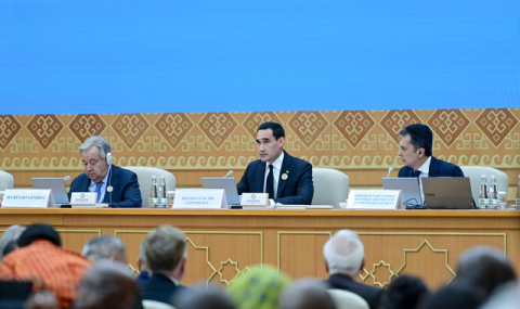 Сердар Бердымухамедов предложил инициативы в медицине, энергетике и экологии