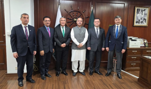 Посол Туркменистана посетил министерство морских дел Пакистана