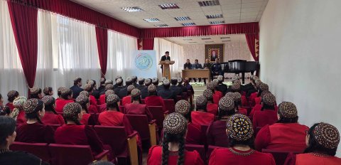 В Лебапской школе искусств прошла разъяснительно-воспитательная встреча