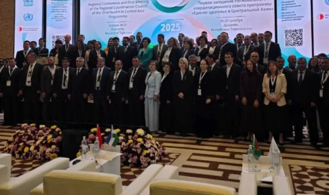 Туркменская делегация принимает участие в форуме «Единое здоровье» в Душанбе