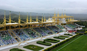 Туркменистан обновляет Ахалтекинский конный комплекс к празднику скакуна