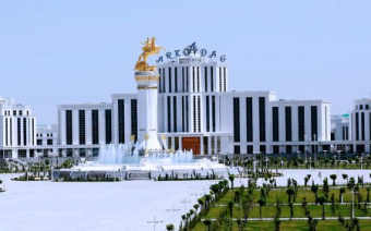 Гурбангулы Бердымухамедов оценил развитие инфраструктуры города Аркадаг