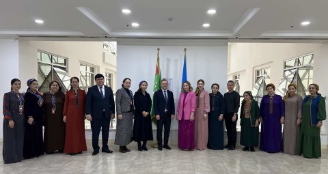 ЮНИСЕФ и Туркменистан запускают руководства по гендерно-ориентированной педагогике 